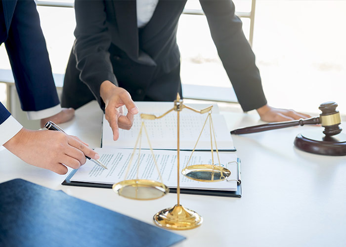 Avocate en droit des contrats &agrave; B&eacute;ziers